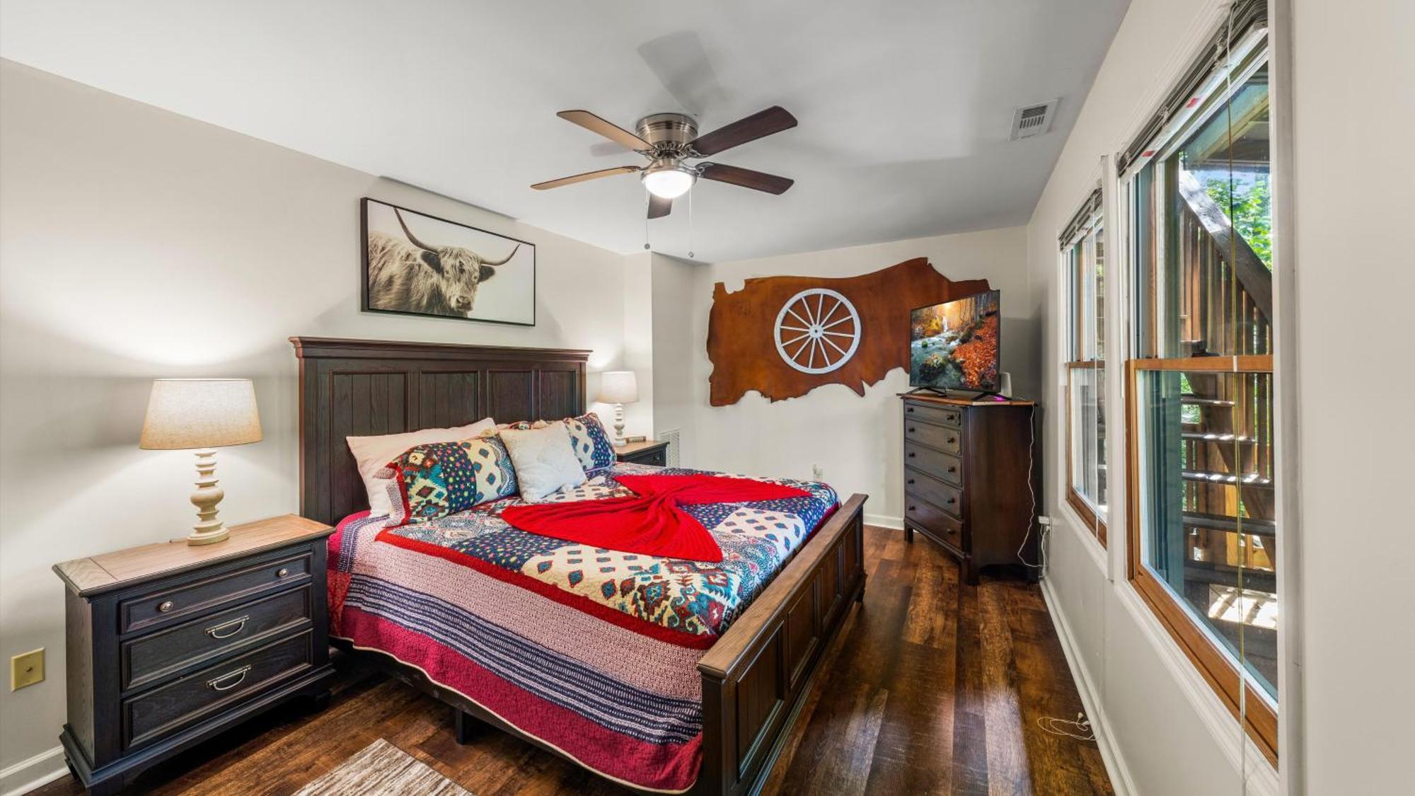 גטלינבורג Whiskey Ridge Lodge, A Restored 1940S Gem, 2 Mins From Downtown, Breathtaking City Views, Custom Game Room, And Spacious Elegance מראה חיצוני תמונה