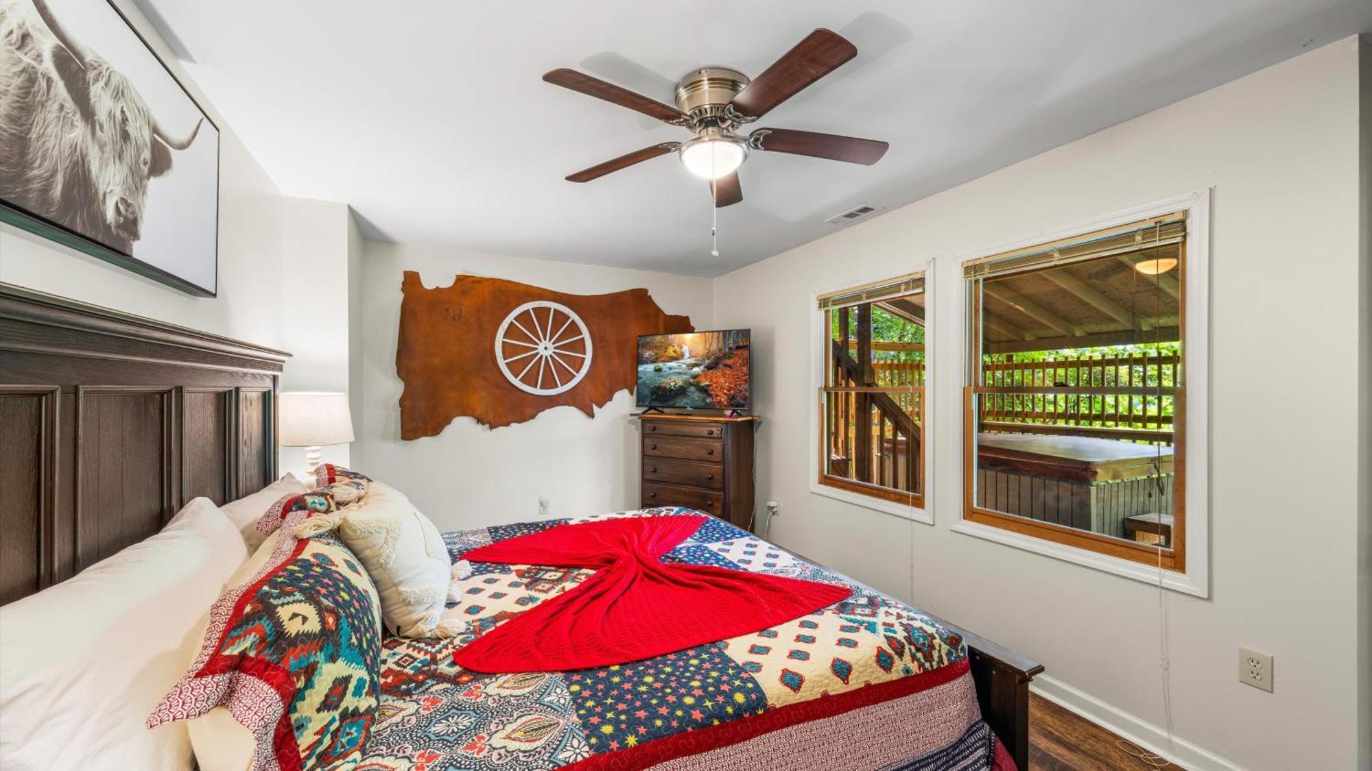 גטלינבורג Whiskey Ridge Lodge, A Restored 1940S Gem, 2 Mins From Downtown, Breathtaking City Views, Custom Game Room, And Spacious Elegance מראה חיצוני תמונה