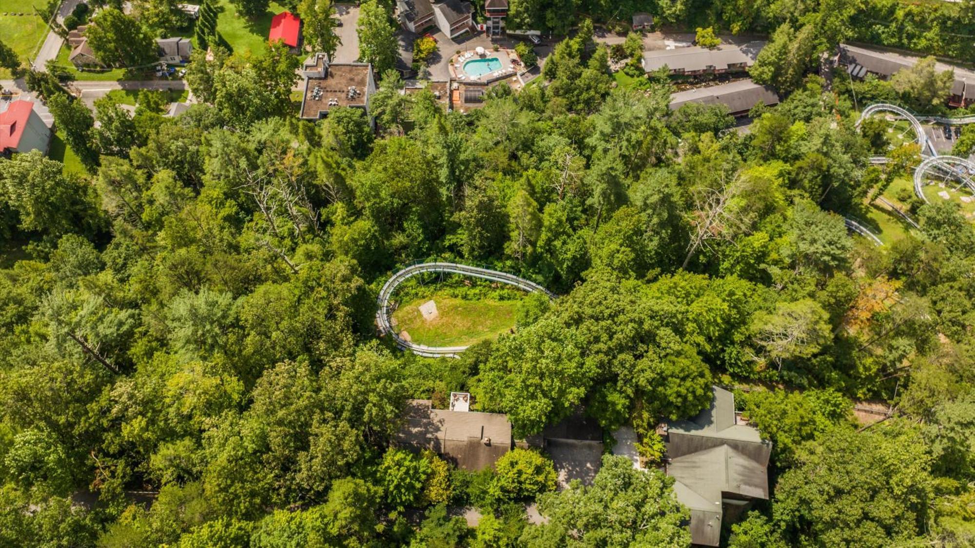 גטלינבורג Whiskey Ridge Lodge, A Restored 1940S Gem, 2 Mins From Downtown, Breathtaking City Views, Custom Game Room, And Spacious Elegance מראה חיצוני תמונה