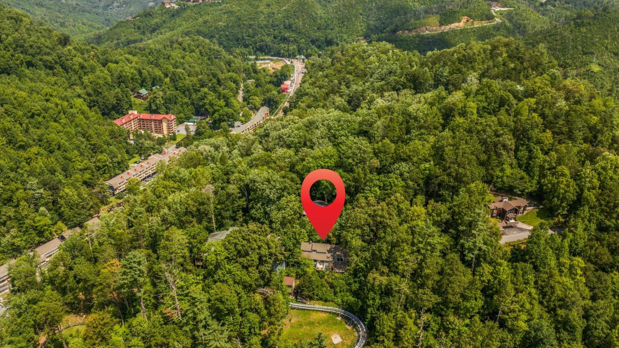 גטלינבורג Whiskey Ridge Lodge, A Restored 1940S Gem, 2 Mins From Downtown, Breathtaking City Views, Custom Game Room, And Spacious Elegance מראה חיצוני תמונה